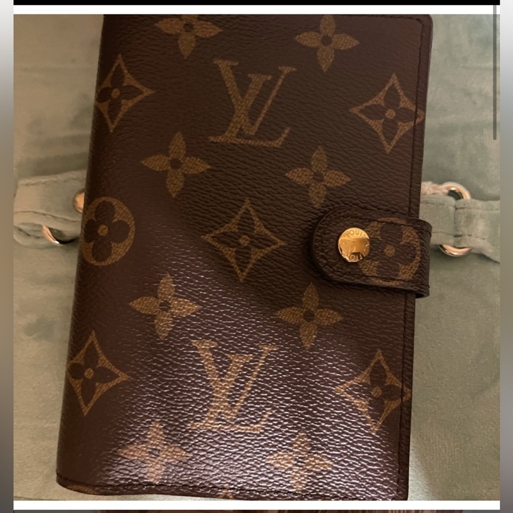 Louis Vuitton Small Ring Agenda Planner Cover